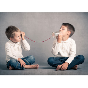 Comunicazione chiara ed efficace tra due bambini